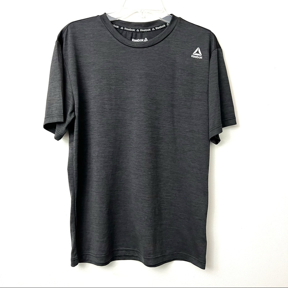 Reebok Mens Gray T-shirt lightweight. Small New Without Tags